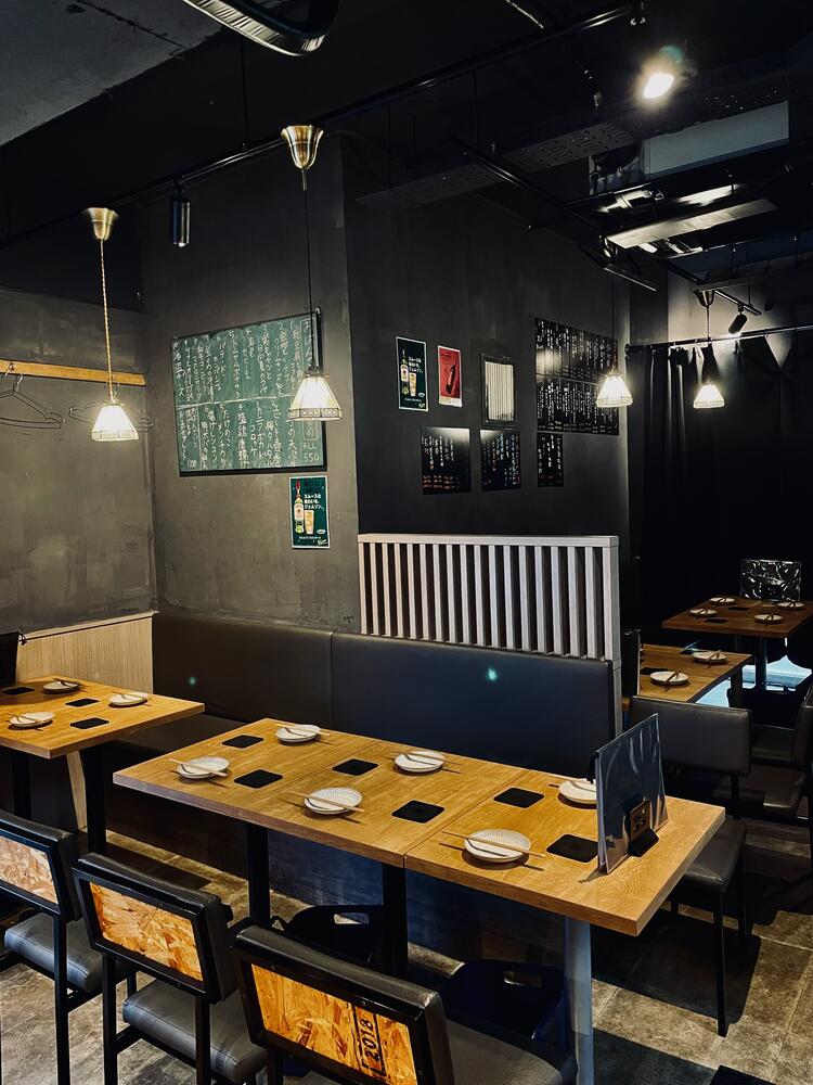 鉄板焼きを気軽に楽しめる大人のための酒場
