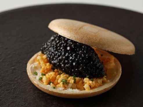 温度と香りを大切にした一皿を提供