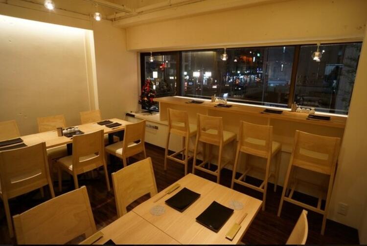 落ち着いた雰囲気のお店です◎