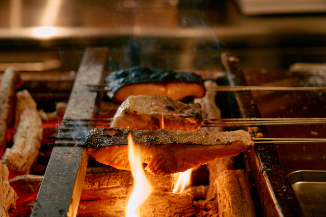炭火でていねいに焼き上げた焼き魚
