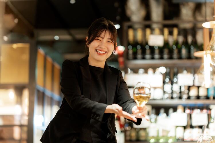 20～30代男女共にサービススタッフ活躍