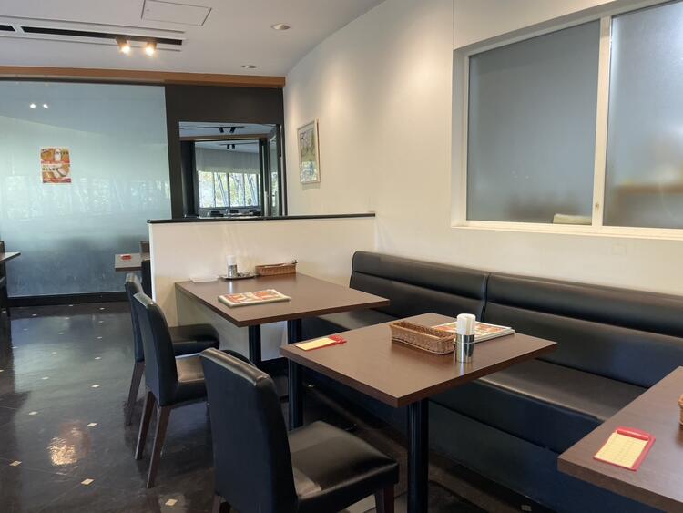 店内は広々とした空間★