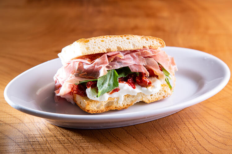 本場のボリュームで満足感あるパニーノ