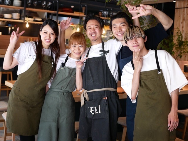 働く社員とスタッフ！