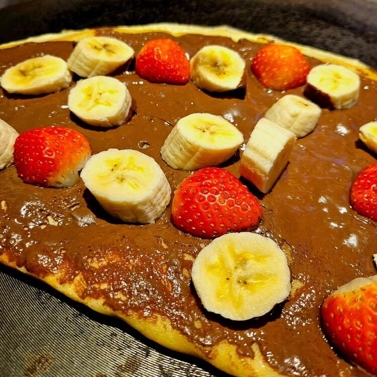 季節のフルーツを使った甘いクレープも★