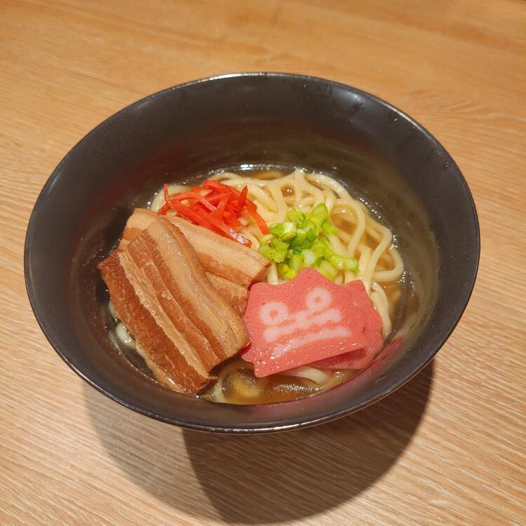 沖縄料理が自慢のバル ※画像は既存店