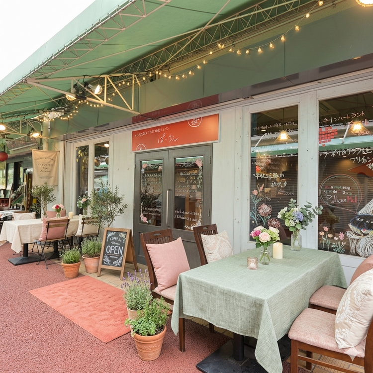 広々としたテラス席が売りです