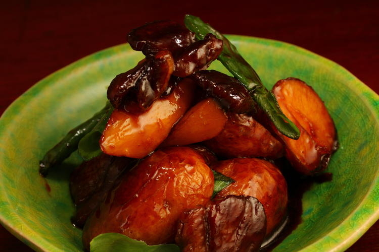 品書きは優しく滋味な肴が主体