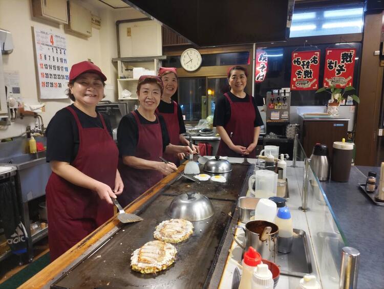 レトロなお好み焼き店