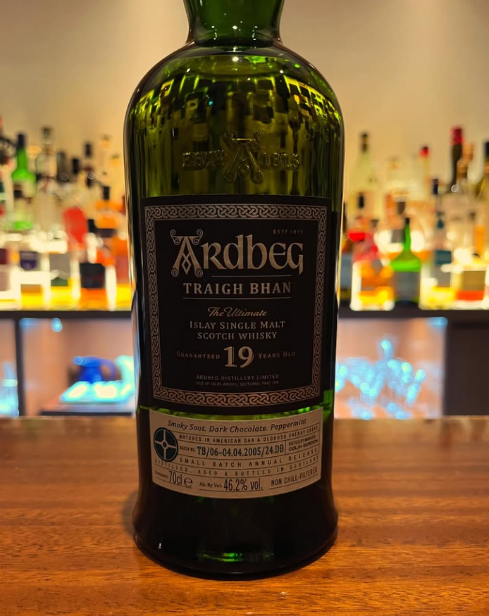 地下にひっそり佇む大人のための隠れ家♪