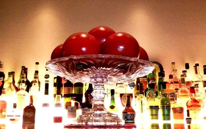 オーナーの想いのこもったバーで働こう！