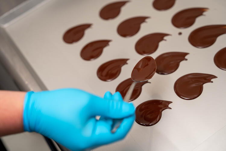 パフェのパーツも店内で手作りです！