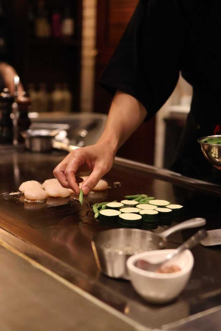 料理を語り、酒を愛でる。至福の挑戦。