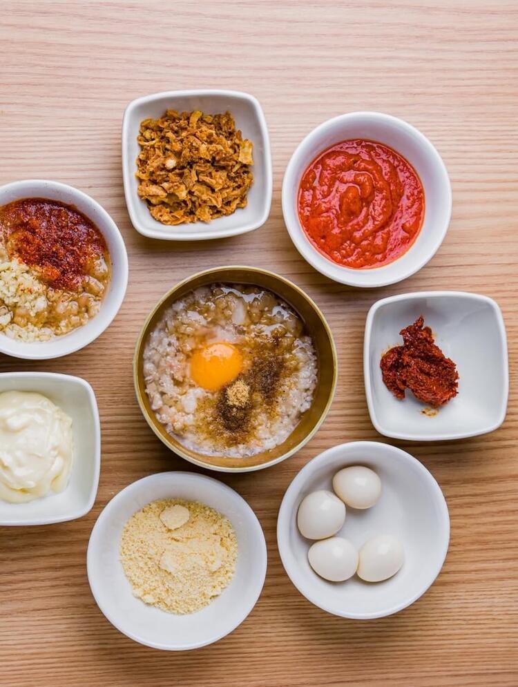 タッチパネル式の券売機を導入しています♪