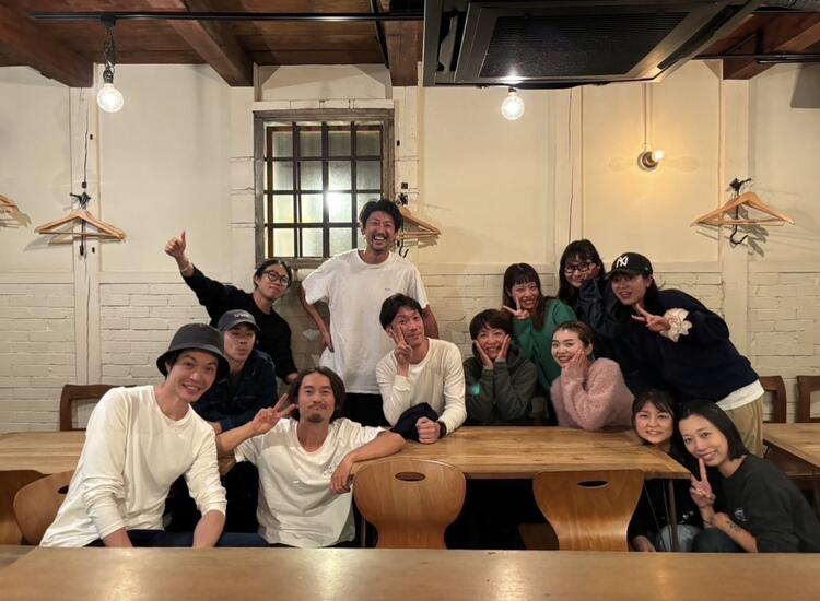 スタッフは20代〜40代と男女半々活躍中