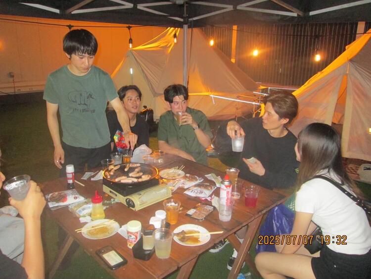 髪型自由！ヒゲ・タトゥーOKです♪