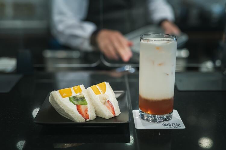 横浜スタイルのアイスロイヤルミルクティー