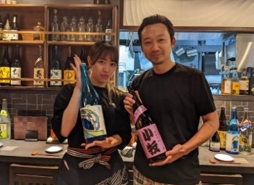 カウンター越しにお客さまとお話♪