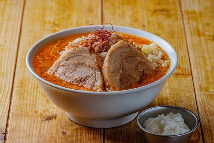 タッチパネル式の券売機を導入しています♪