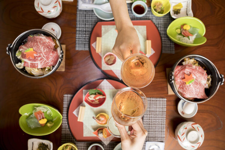 月8日以上休み×季節休暇※画像はイメージ