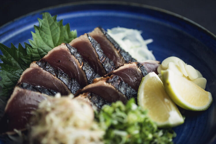 カツオの藁焼き