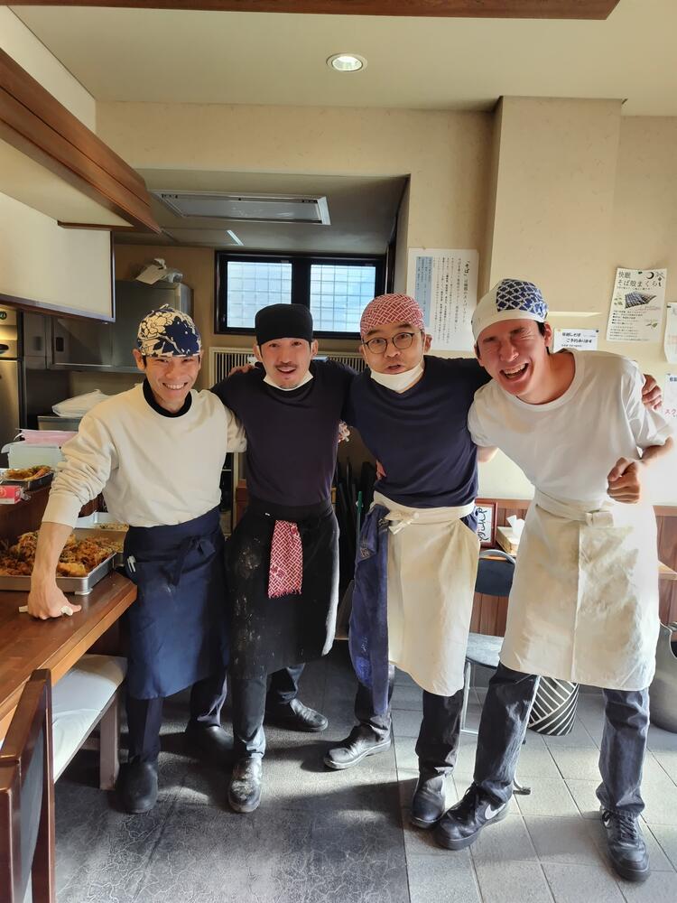 大晦日には歴代の弟子たちがヘルプに！