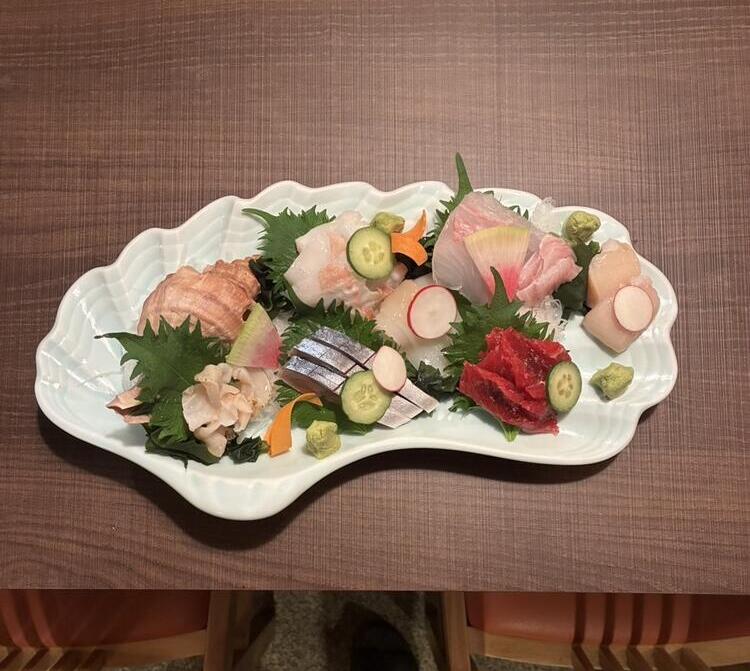 人気メニュー"刺身盛り合わせ"