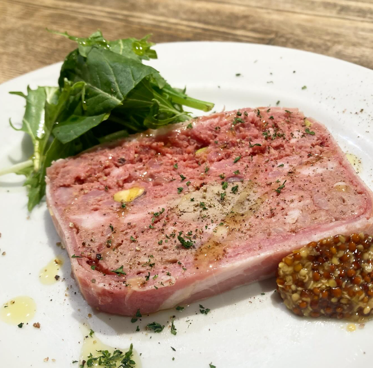 恵比寿駅から徒歩2分の好立地！