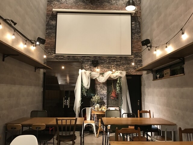 お洒落な内装はスタッフからも好評♪