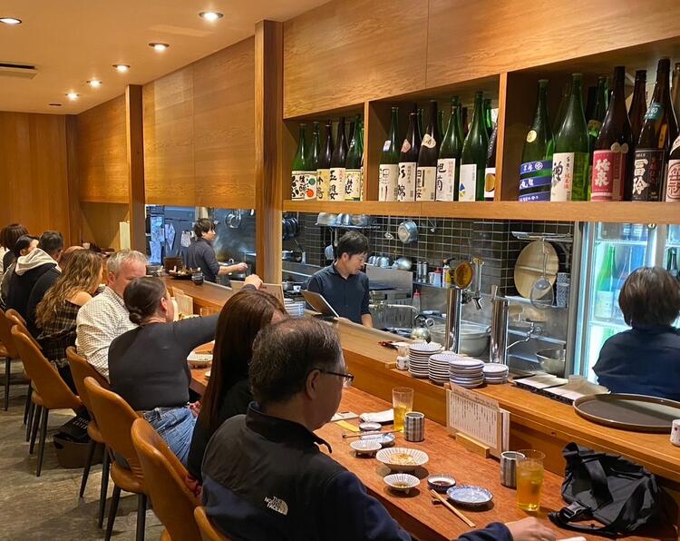 カウンター越しのお客様の笑顔がやりがいに