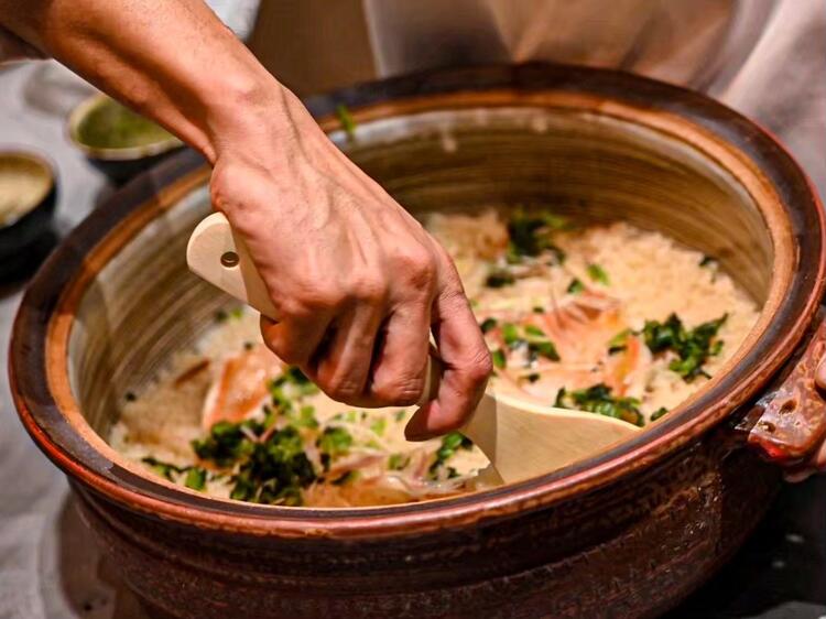 四季折々の旬の食材を楽しめる小料理屋。