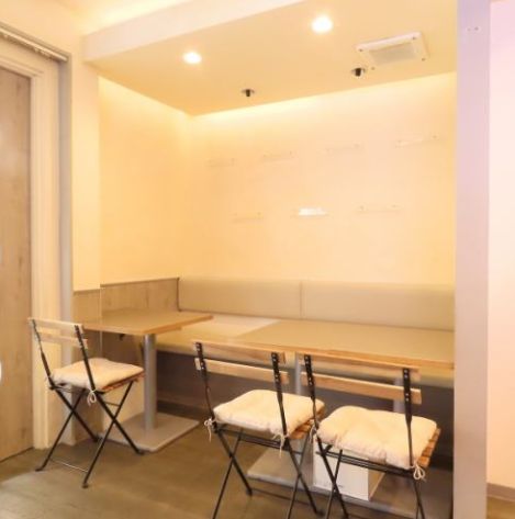 お洒落な洋風空間が魅力のおばんざいバー♪