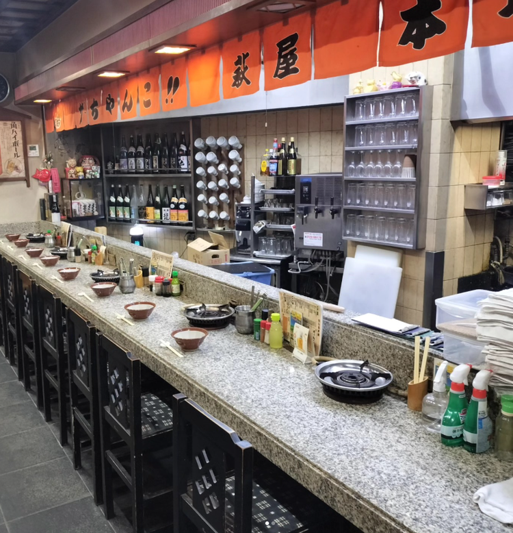 常連さんが多くてお客様との距離が近いお店