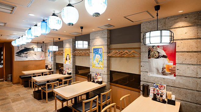 明るく広々とした店内♪