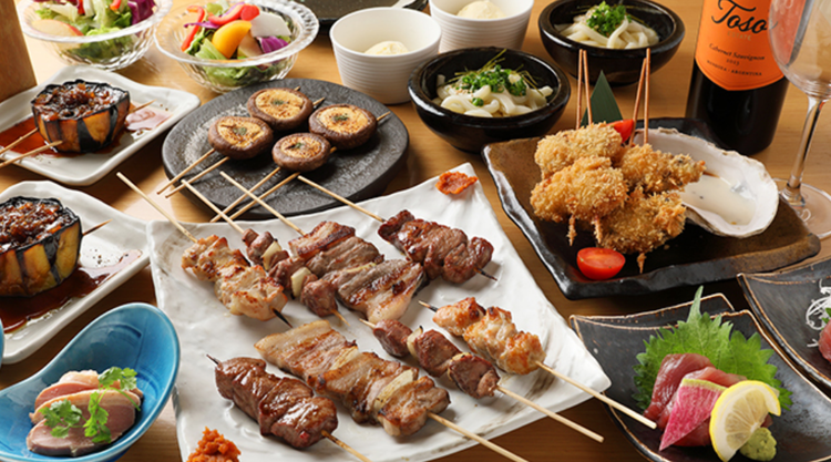 40種以上の博多串焼きが自慢