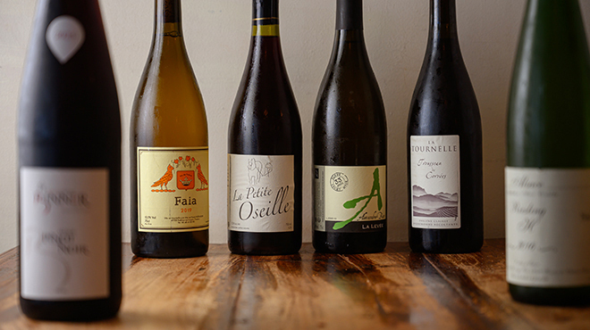 仏ワインはじめ各国のワインをご用意。