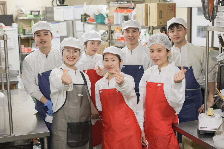 一緒に働きませんか？※画像は国内店舗