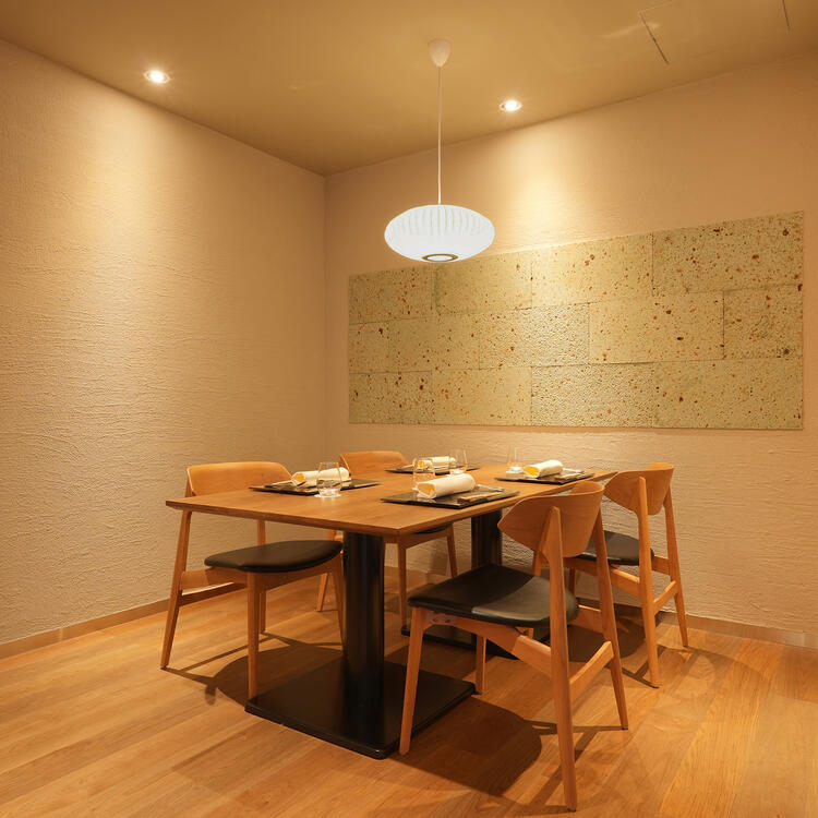 落ち着いた雰囲気の隠れ家レストラン