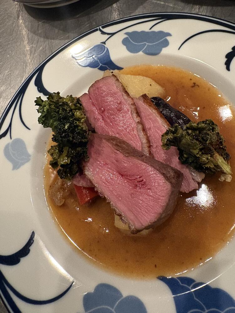 マグレ鴨ロース肉のロースト