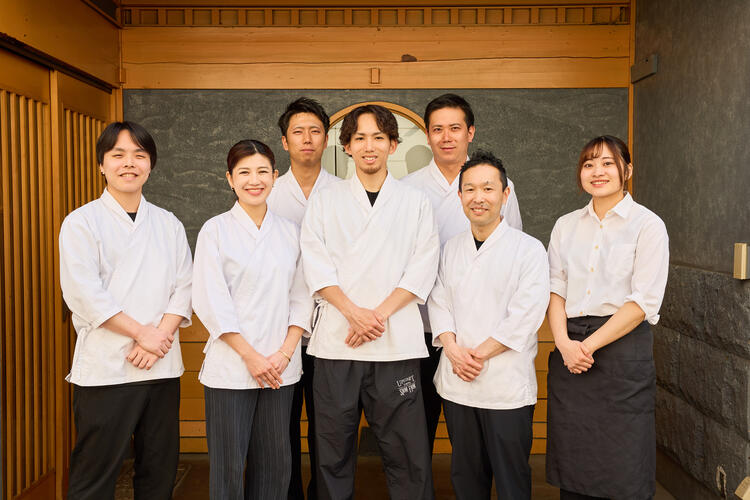 チームで門仲を盛り上げています！