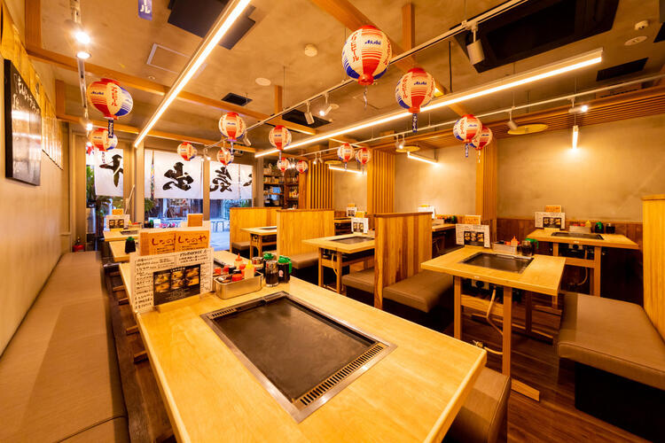 店内は昭和レトロな雰囲気♪