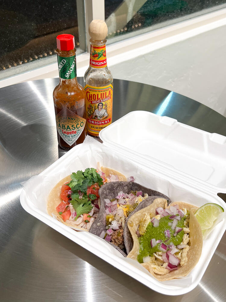 まかないにはタコスも◎(規定あり)