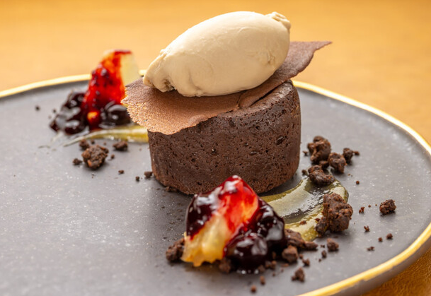 新たにサービススタッフ募集！