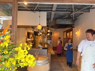 内観は明るいおしゃれ空間◎