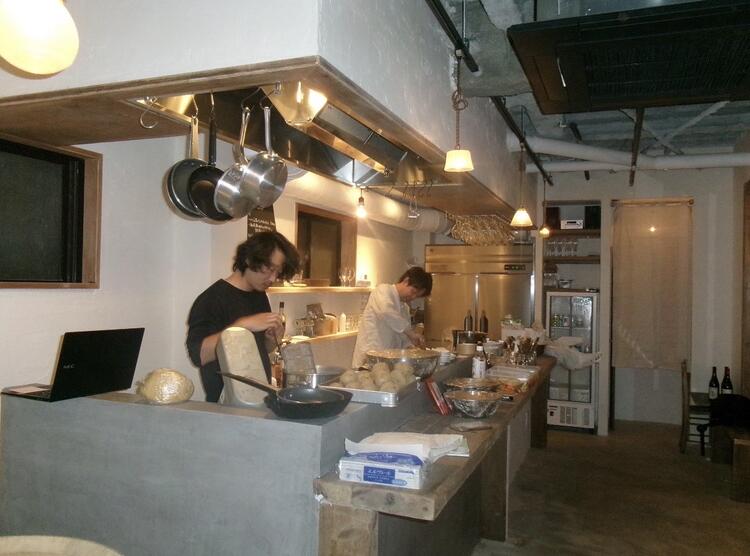 厨房との連携もかかさず！