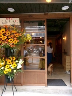 内観は明るいおしゃれ空間◎