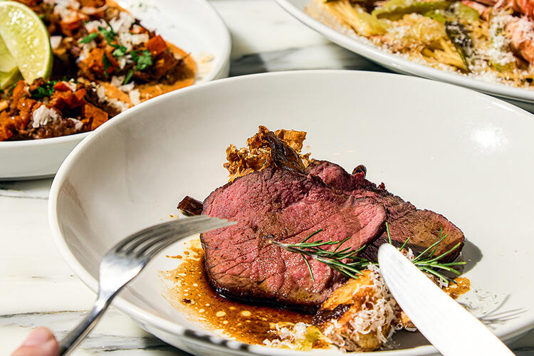 ディナーは”NYスタイルイタリアン”。