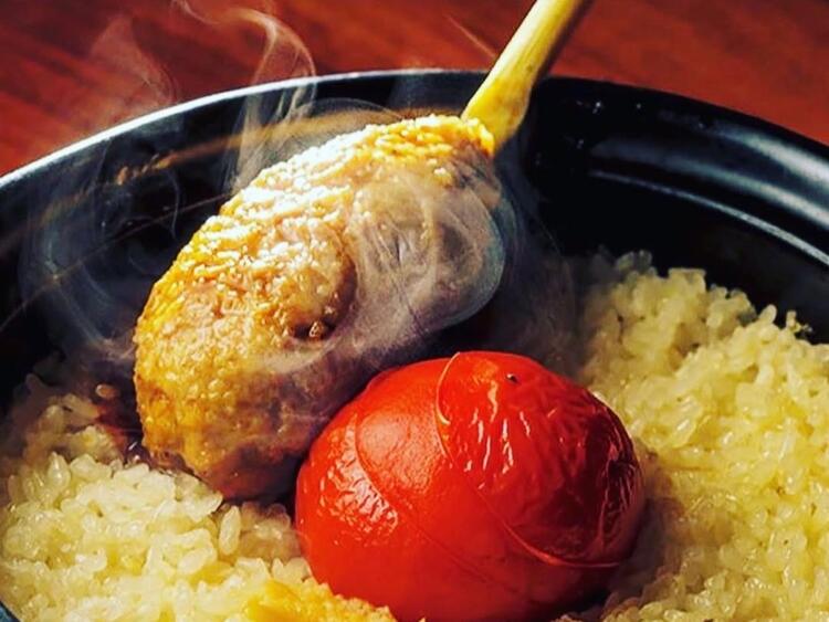 人気の定番メニュー！土鍋のチキンライス