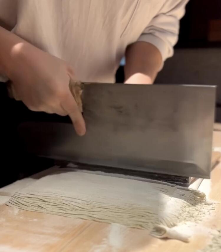 朝挽き、手打ち蕎麦を堪能して頂きます！