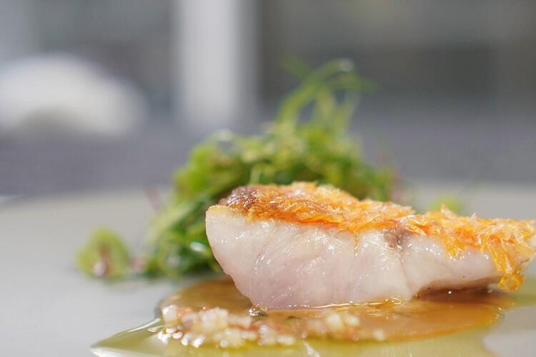 魚料理を得意とするグランシェフの逸品